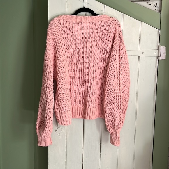 Extremely soft blush sweater - Picture 5 of 7